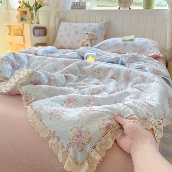 91家纺网 家纺一手货源 找家纺 丽美人家纺 2025新款韩版花边皱皱纱夏被四件套 铃兰