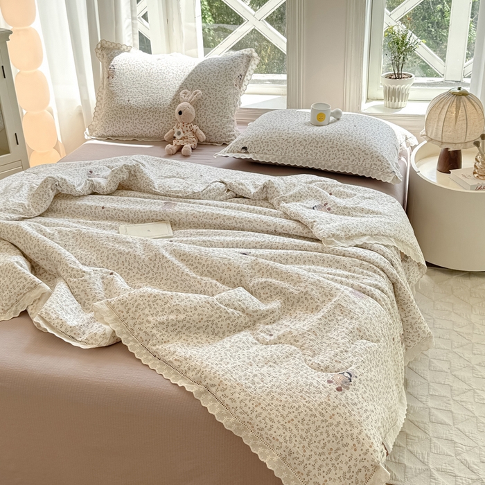 91家纺网 家纺一手货源 找家纺 丽美人家纺 2025新款韩版花边皱皱纱夏被四件套 时光