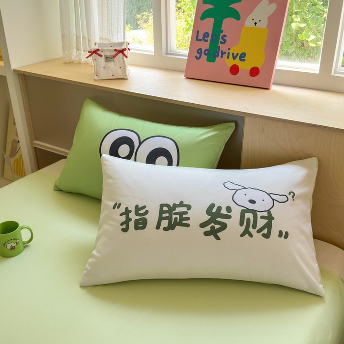 91家纺网 家纺一手货源 找家纺 一霖家纺 2025新款高克重云朵棉大版数码带脚丫四件套 大版-调皮的小新