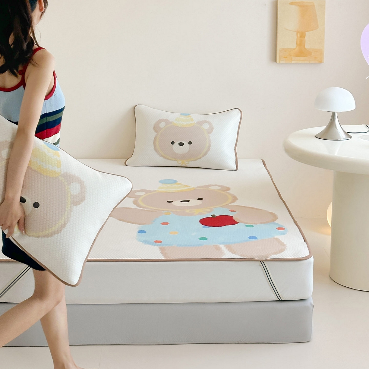 91家纺网 家纺一手货源 找家纺 （总）RYB红黄兰 2025新款ins设计师原创A类数码大版卡通印花冰豆豆席凉席席子