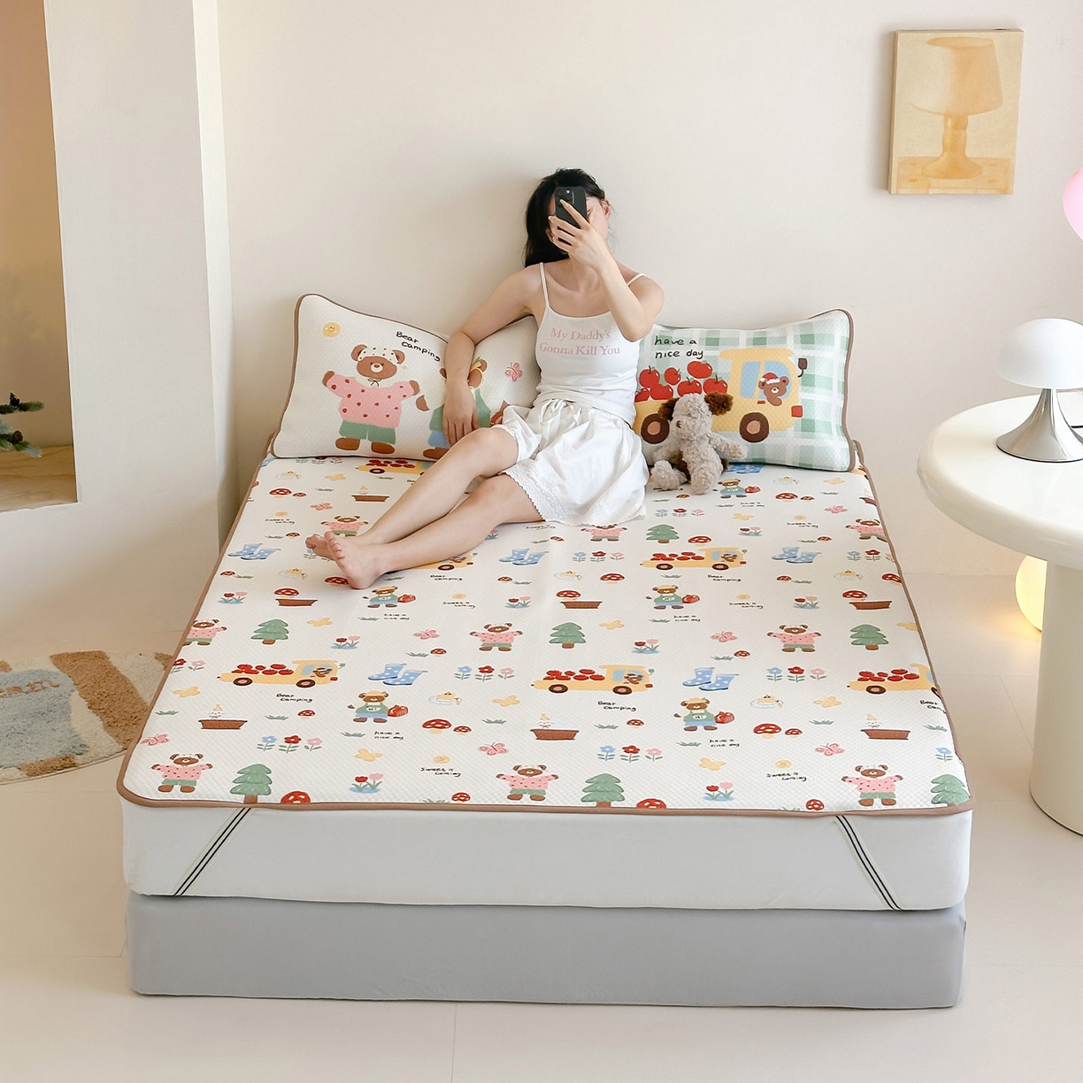 91家纺网 家纺一手货源 找家纺 RYB红黄兰 2025新款ins设计师原创A类数码大版卡通印花冰豆豆席凉席席子 小熊果园