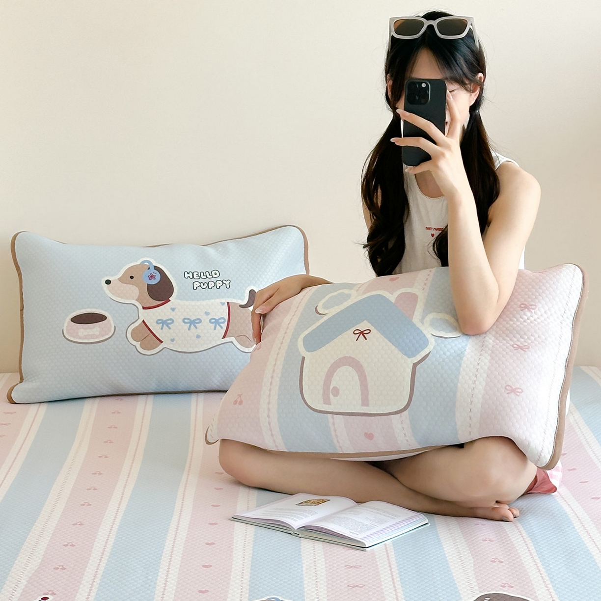 91家纺网 家纺一手货源 找家纺 RYB红黄兰 2025新款ins设计师原创A类数码大版卡通印花冰豆豆席凉席席子 甜心腊肠狗