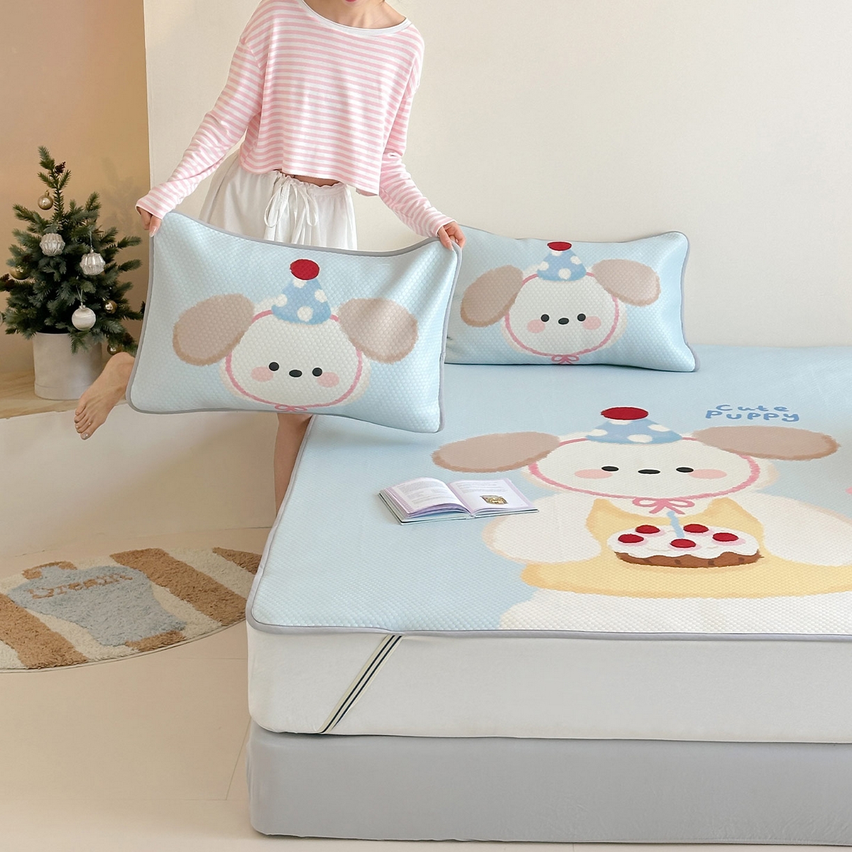 91家纺网 家纺一手货源 找家纺 RYB红黄兰 2025新款ins设计师原创A类数码大版卡通印花冰豆豆席凉席席子 蛋糕小狗