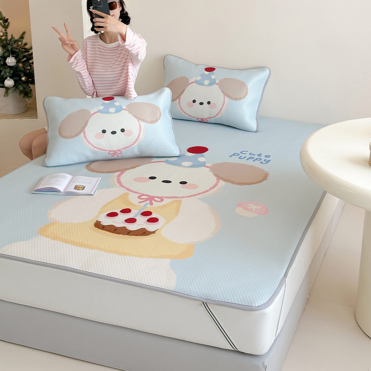 91家纺网 家纺一手货源 找家纺 RYB红黄兰 2025新款ins设计师原创A类数码大版卡通印花冰豆豆席凉席席子 蛋糕小狗