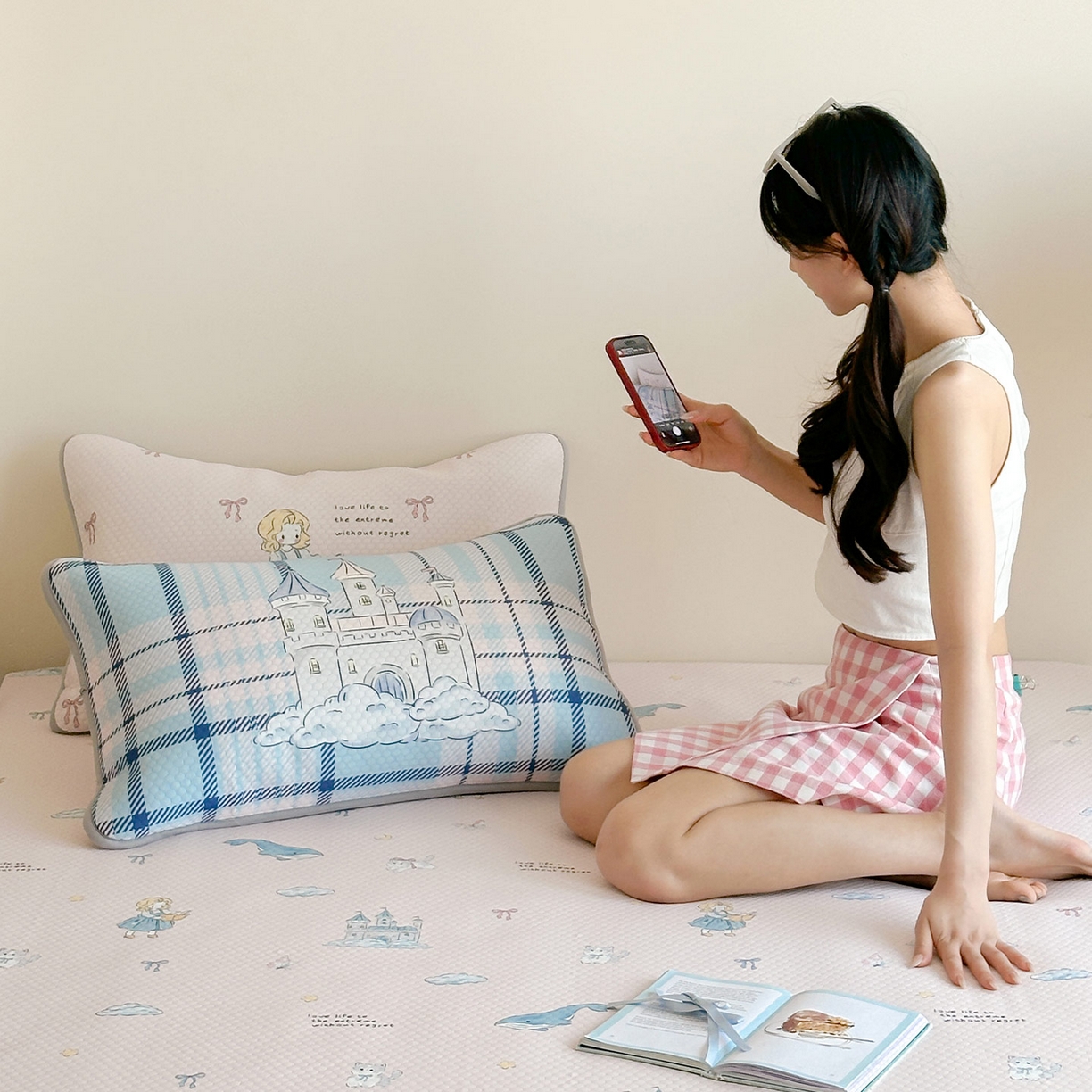 91家纺网 家纺一手货源 找家纺 RYB红黄兰 2025新款ins设计师原创A类数码大版卡通印花冰豆豆席凉席席子 城堡公主