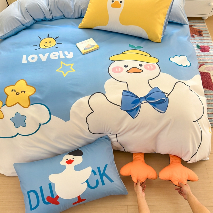 91家纺网 家纺一手货源 找家纺 一霖家纺 2025新款高克重云朵棉大版数码带脚丫四件套 大版-快乐小鸭