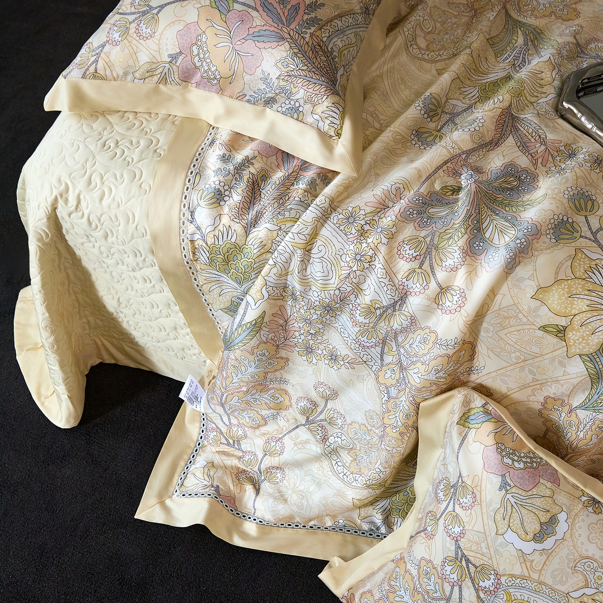 91家纺网 家纺一手货源 找家纺 时亿家居 2025新款100s天丝棉兰精天丝床盖款夏被四件套-剑桥系列 剑桥 金