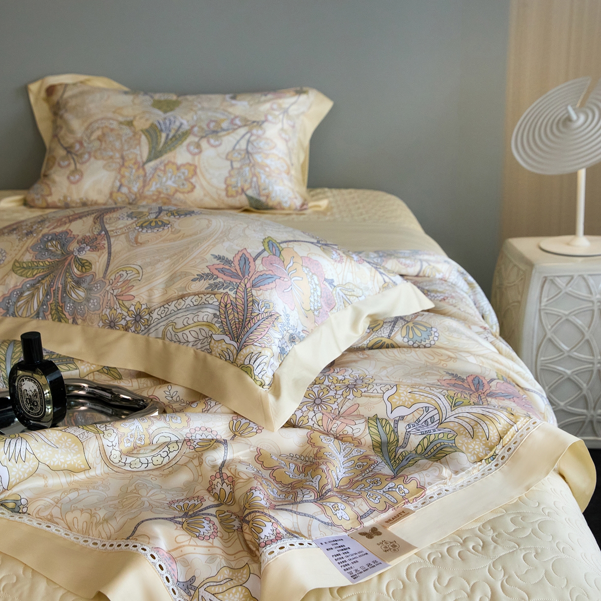 91家纺网 家纺一手货源 找家纺 时亿家居 2025新款100s天丝棉兰精天丝床盖款夏被四件套-剑桥系列 剑桥 金