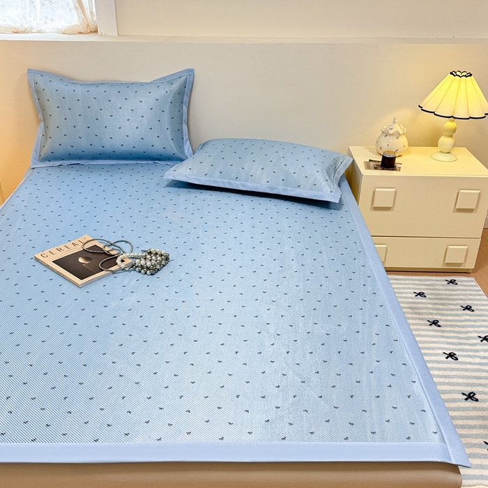 91家纺网 家纺一手货源 找家纺 慕尚家纺 2025新款数码印花床席床笠款冰藤席 蝴蝶蓝