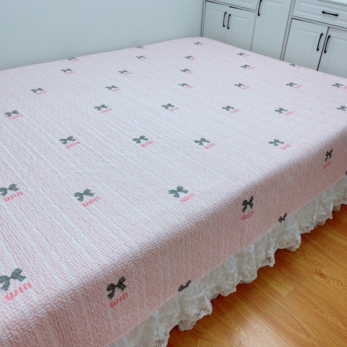 91家纺网 家纺一手货源 找家纺 暖居 2025新款纯棉大蕾丝榻榻米农村大炕盖支持定制 粉色蝴蝶结仙女款