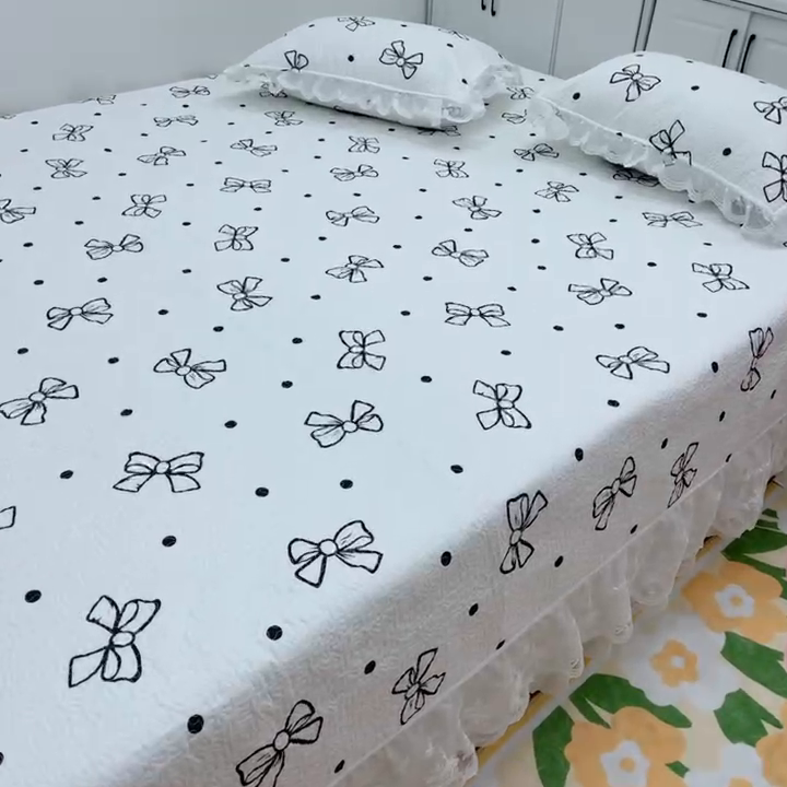 91家纺网 家纺一手货源 找家纺 暖居 2025新款纯棉大蕾丝榻榻米农村大炕盖支持定制 蝴蝶结白仙女款