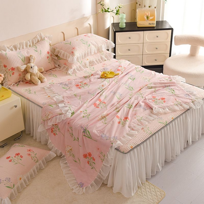 91家纺网 家纺一手货源 找家纺 悦织湾家纺 2025新款A类凉感丝床裙款乳胶凉席席子夏被夏凉被空调被四件套 百花齐放