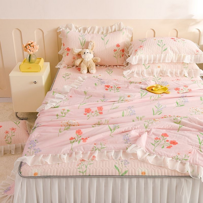 91家纺网 家纺一手货源 找家纺 悦织湾家纺 2025新款A类凉感丝床裙款乳胶凉席席子夏被夏凉被空调被四件套 百花齐放