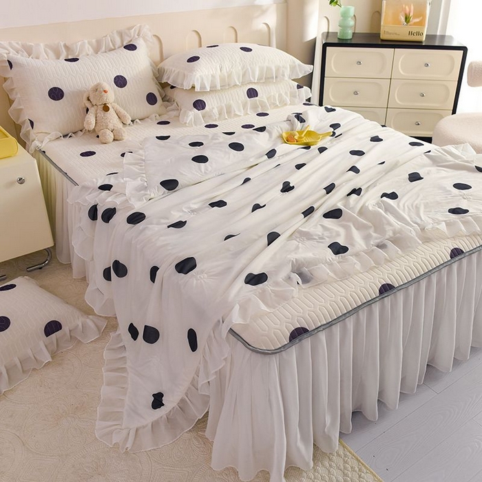 91家纺网 家纺一手货源 找家纺 悦织湾家纺 2025新款A类凉感丝床裙款乳胶凉席席子夏被夏凉被空调被四件套 波点