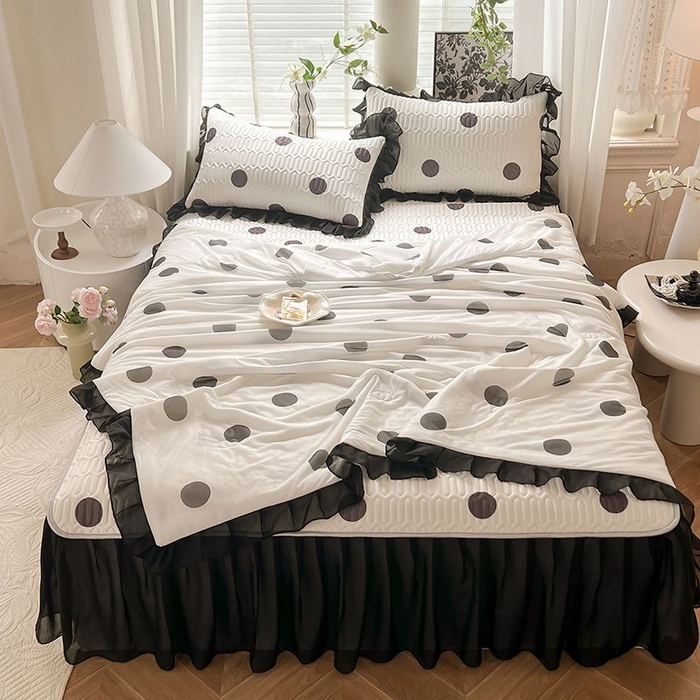 91家纺网 家纺一手货源 找家纺 悦织湾家纺 2025新款A类凉感丝床裙款乳胶凉席席子夏被夏凉被空调被四件套 波点-黑