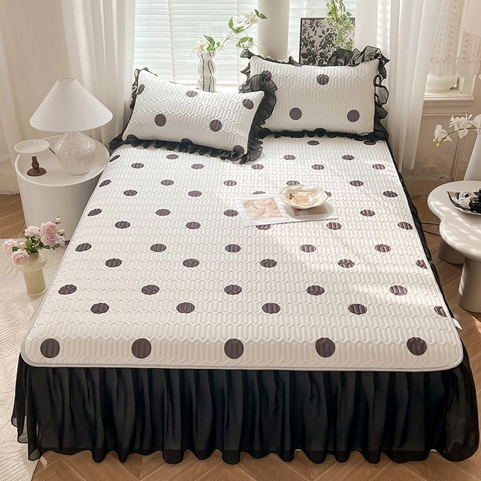 91家纺网 家纺一手货源 找家纺 悦织湾家纺 2025新款A类凉感丝床裙款乳胶凉席席子夏被夏凉被空调被四件套 波点-黑