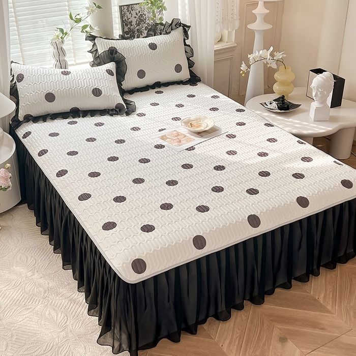 91家纺网 家纺一手货源 找家纺 悦织湾家纺 2025新款A类凉感丝床裙款乳胶凉席席子夏被夏凉被空调被四件套 波点-黑