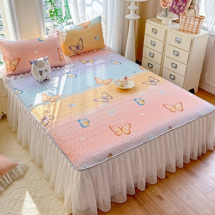 91家纺网 家纺一手货源 找家纺 悦织湾家纺 2025新款A类凉感丝床裙款乳胶凉席席子夏被夏凉被空调被四件套 大红大紫