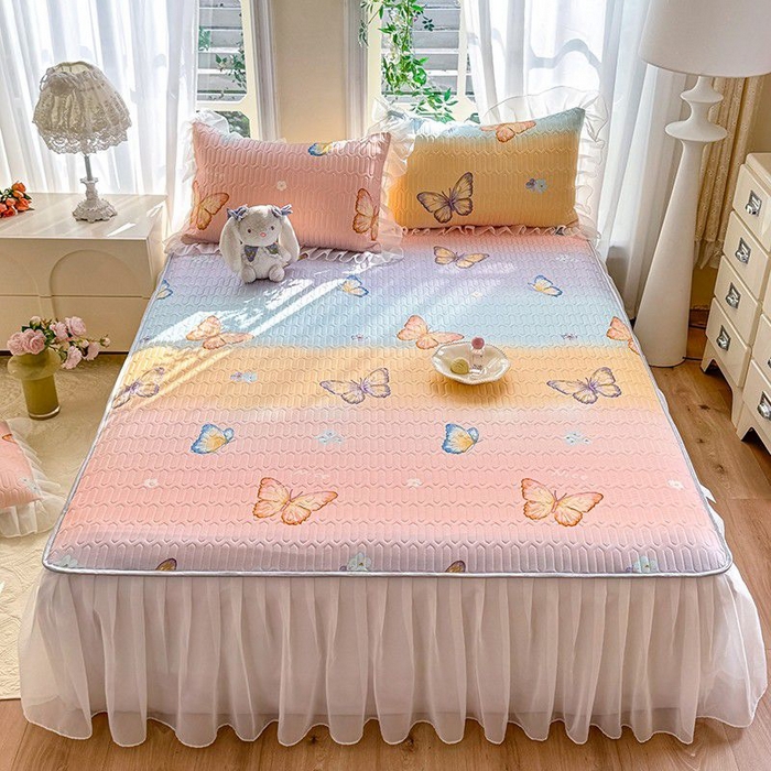 91家纺网 家纺一手货源 找家纺 悦织湾家纺 2025新款A类凉感丝床裙款乳胶凉席席子夏被夏凉被空调被四件套 大红大紫