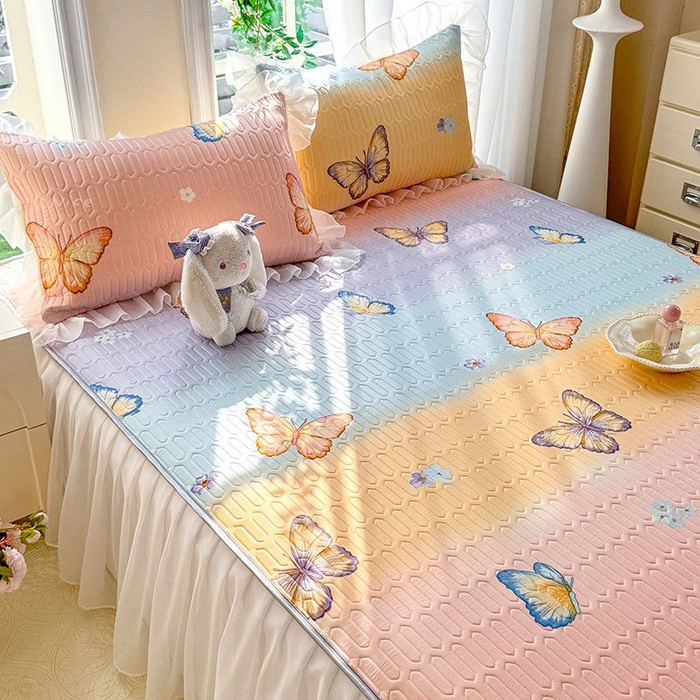 91家纺网 家纺一手货源 找家纺 悦织湾家纺 2025新款A类凉感丝床裙款乳胶凉席席子夏被夏凉被空调被四件套 大红大紫