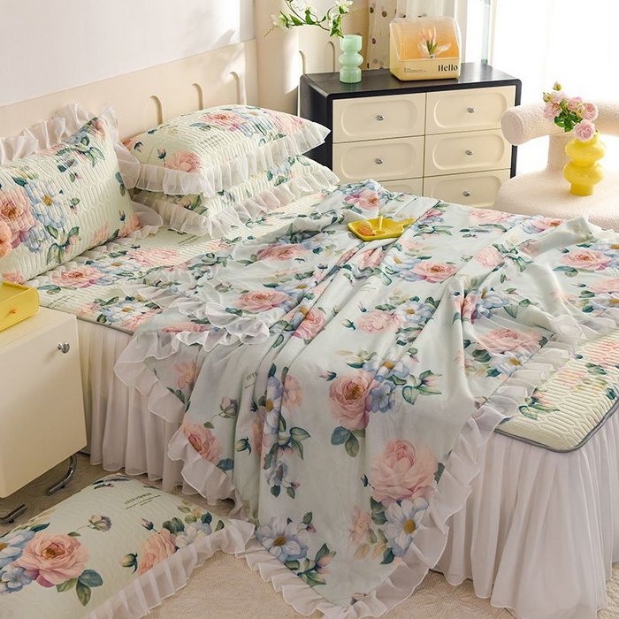 91家纺网 家纺一手货源 找家纺 悦织湾家纺 2025新款A类凉感丝床裙款乳胶凉席席子夏被夏凉被空调被四件套 繁花