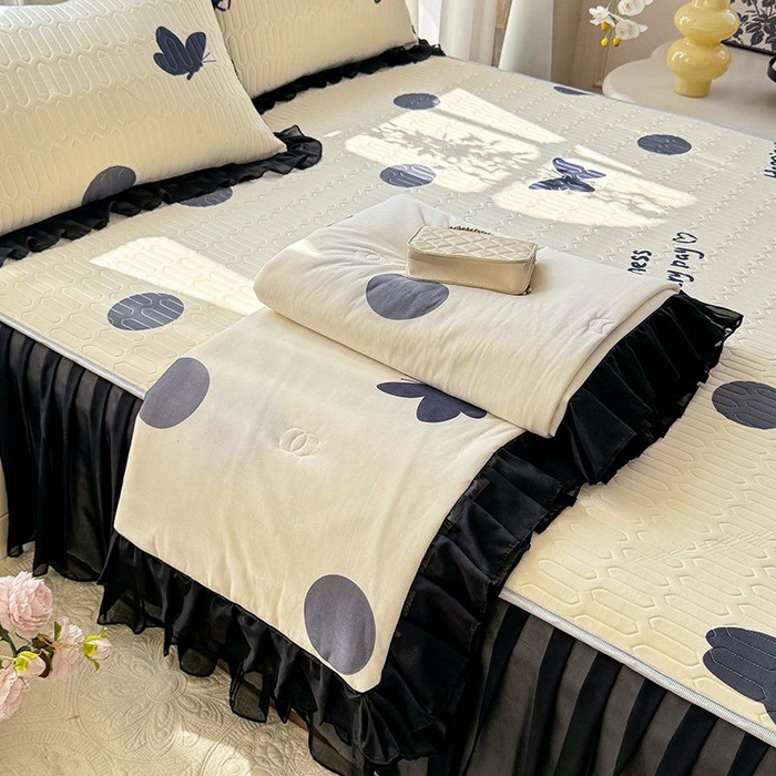 91家纺网 家纺一手货源 找家纺 悦织湾家纺 2025新款A类凉感丝床裙款乳胶凉席席子夏被夏凉被空调被四件套 蝴蝶波点