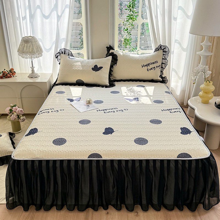 91家纺网 家纺一手货源 找家纺 悦织湾家纺 2025新款A类凉感丝床裙款乳胶凉席席子夏被夏凉被空调被四件套 蝴蝶波点