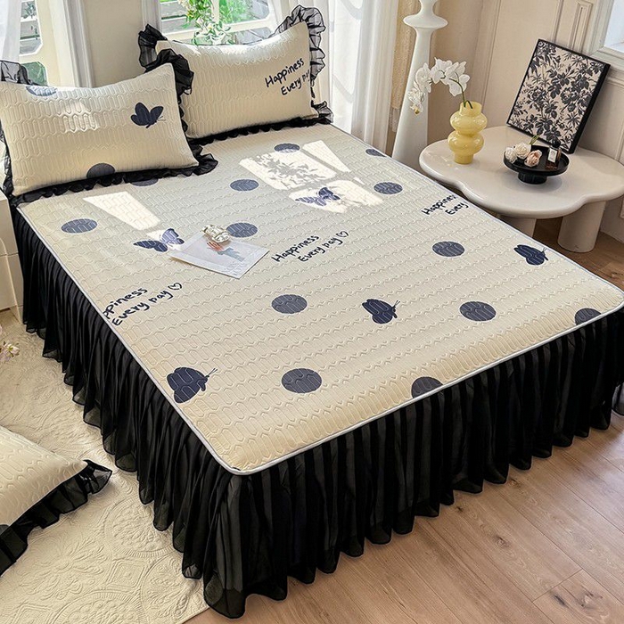 91家纺网 家纺一手货源 找家纺 悦织湾家纺 2025新款A类凉感丝床裙款乳胶凉席席子夏被夏凉被空调被四件套 蝴蝶波点