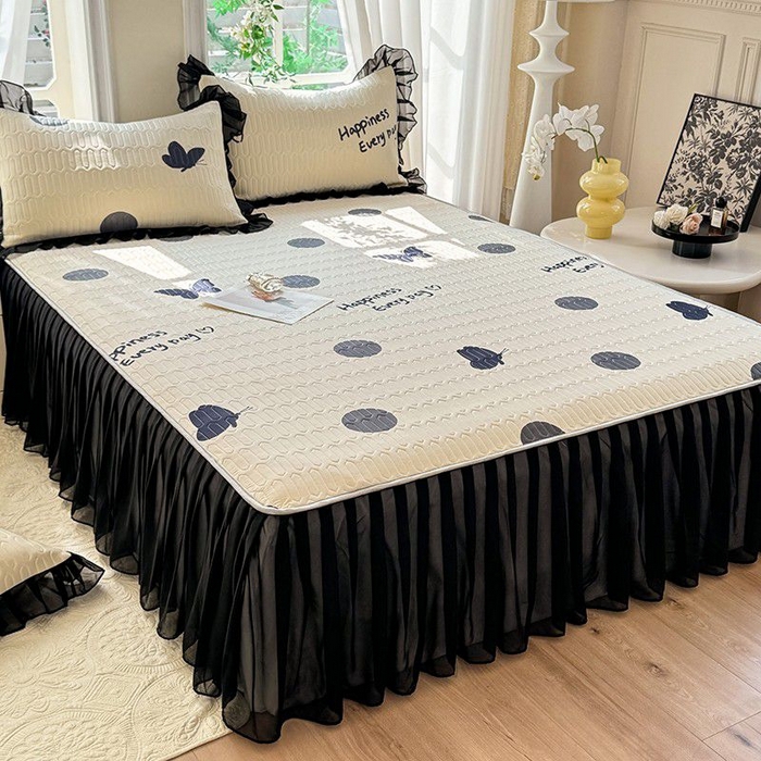 91家纺网 家纺一手货源 找家纺 悦织湾家纺 2025新款A类凉感丝床裙款乳胶凉席席子夏被夏凉被空调被四件套 蝴蝶波点