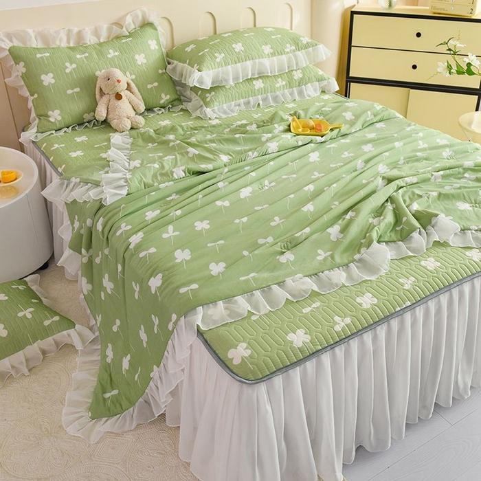 91家纺网 家纺一手货源 找家纺 悦织湾家纺 2025新款A类凉感丝床裙款乳胶凉席席子夏被夏凉被空调被四件套 花束