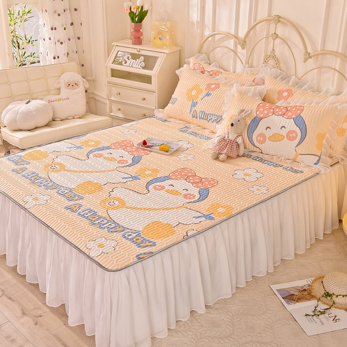 91家纺网 家纺一手货源 找家纺 悦织湾家纺 2025新款A类凉感丝床裙款乳胶凉席席子夏被夏凉被空调被四件套 欢乐企鹅