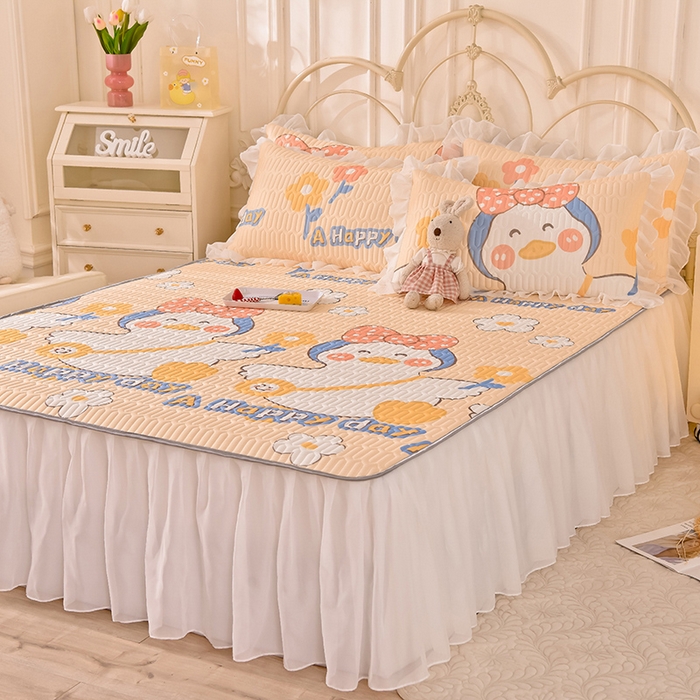 91家纺网 家纺一手货源 找家纺 悦织湾家纺 2025新款A类凉感丝床裙款乳胶凉席席子夏被夏凉被空调被四件套 欢乐企鹅