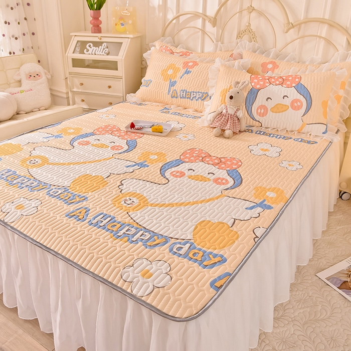 91家纺网 家纺一手货源 找家纺 悦织湾家纺 2025新款A类凉感丝床裙款乳胶凉席席子夏被夏凉被空调被四件套 欢乐企鹅