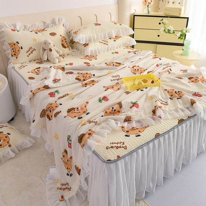 91家纺网 家纺一手货源 找家纺 悦织湾家纺 2025新款A类凉感丝床裙款乳胶凉席席子夏被夏凉被空调被四件套 欢乐曲奇