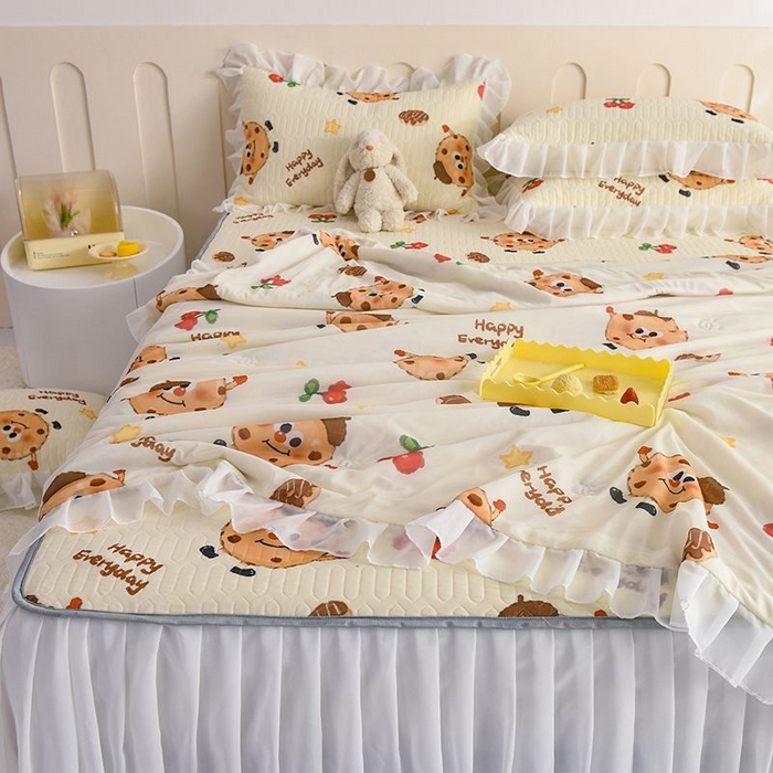 91家纺网 家纺一手货源 找家纺 悦织湾家纺 2025新款A类凉感丝床裙款乳胶凉席席子夏被夏凉被空调被四件套 欢乐曲奇