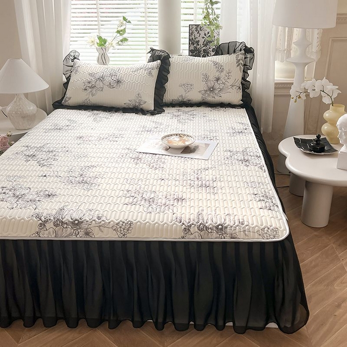 91家纺网 家纺一手货源 找家纺 悦织湾家纺 2025新款A类凉感丝床裙款乳胶凉席席子夏被夏凉被空调被四件套 浪漫花开