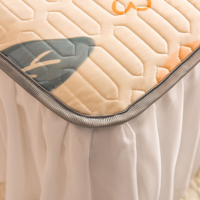 91家纺网 家纺一手货源 找家纺 悦织湾家纺 2025新款A类凉感丝床裙款乳胶凉席席子夏被夏凉被空调被四件套 浪漫花语