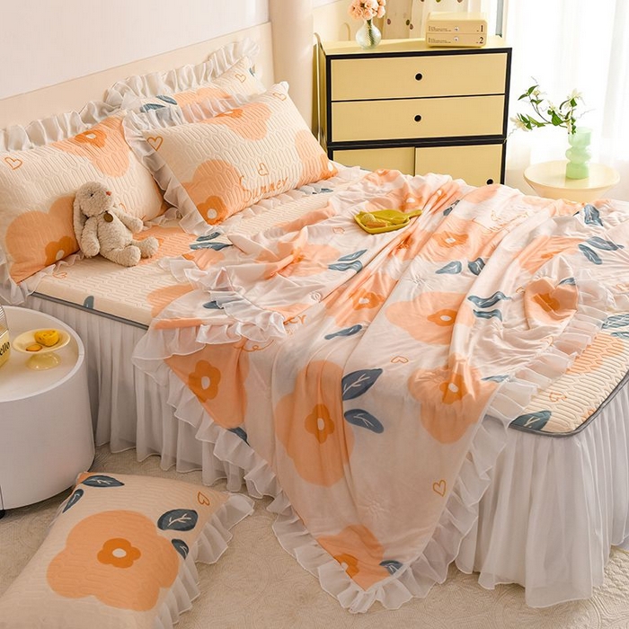 91家纺网 家纺一手货源 找家纺 悦织湾家纺 2025新款A类凉感丝床裙款乳胶凉席席子夏被夏凉被空调被四件套 浪漫花语