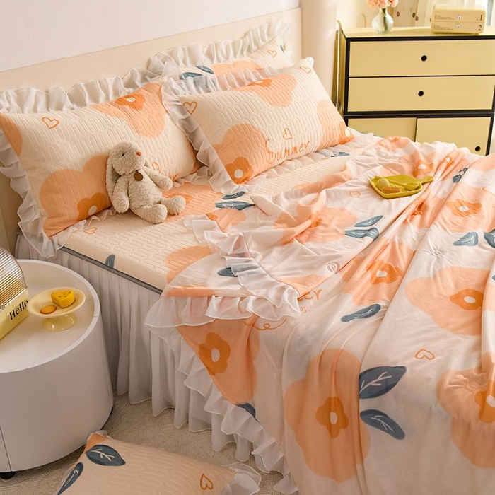 91家纺网 家纺一手货源 找家纺 悦织湾家纺 2025新款A类凉感丝床裙款乳胶凉席席子夏被夏凉被空调被四件套 浪漫花语