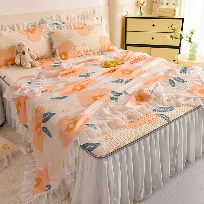 91家纺网 家纺一手货源 找家纺 悦织湾家纺 2025新款A类凉感丝床裙款乳胶凉席席子夏被夏凉被空调被四件套 浪漫花语