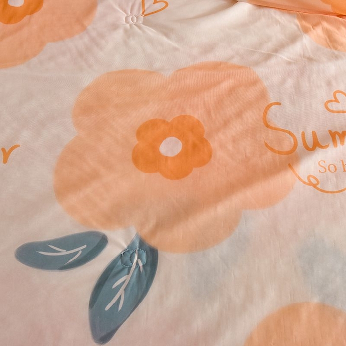 91家纺网 家纺一手货源 找家纺 悦织湾家纺 2025新款A类凉感丝床裙款乳胶凉席席子夏被夏凉被空调被四件套 浪漫花语