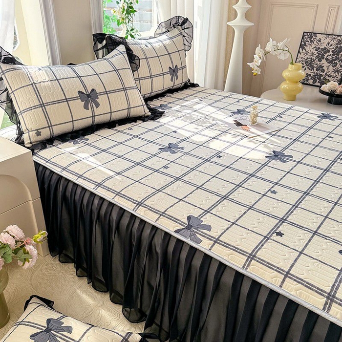 91家纺网 家纺一手货源 找家纺 悦织湾家纺 2025新款A类凉感丝床裙款乳胶凉席席子夏被夏凉被空调被四件套 礼物