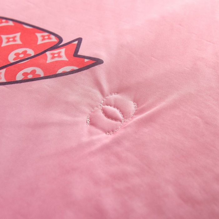 91家纺网 家纺一手货源 找家纺 悦织湾家纺 2025新款A类凉感丝床裙款乳胶凉席席子夏被夏凉被空调被四件套 礼物-粉