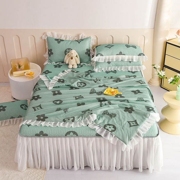 91家纺网 家纺一手货源 找家纺 悦织湾家纺 2025新款A类凉感丝床裙款乳胶凉席席子夏被夏凉被空调被四件套 礼物-绿