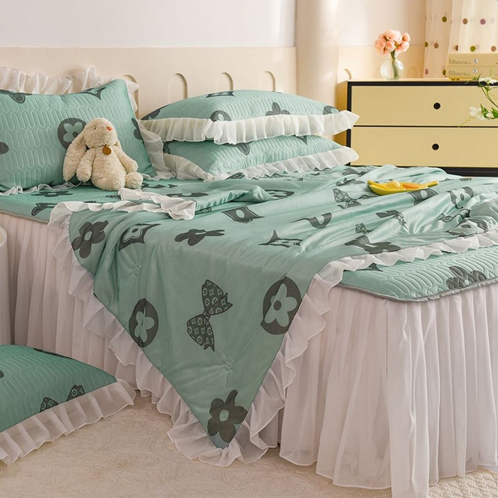 91家纺网 家纺一手货源 找家纺 悦织湾家纺 2025新款A类凉感丝床裙款乳胶凉席席子夏被夏凉被空调被四件套 礼物-绿