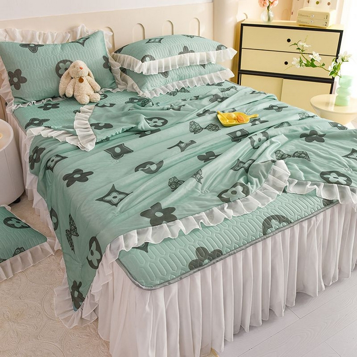 91家纺网 家纺一手货源 找家纺 悦织湾家纺 2025新款A类凉感丝床裙款乳胶凉席席子夏被夏凉被空调被四件套 礼物-绿