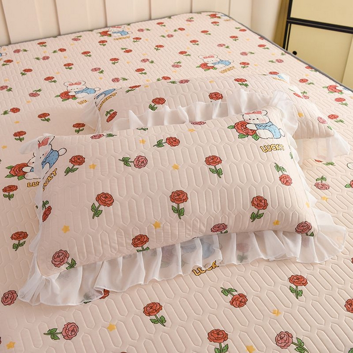 91家纺网 家纺一手货源 找家纺 悦织湾家纺 2025新款A类凉感丝床裙款乳胶凉席席子夏被夏凉被空调被四件套 玫瑰花语