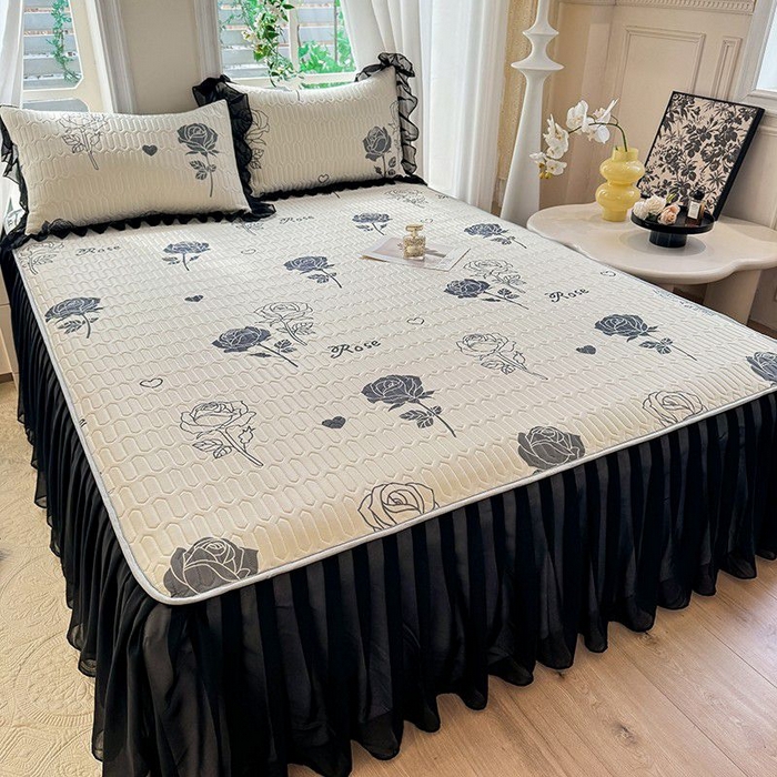 91家纺网 家纺一手货源 找家纺 悦织湾家纺 2025新款A类凉感丝床裙款乳胶凉席席子夏被夏凉被空调被四件套 玫瑰情缘