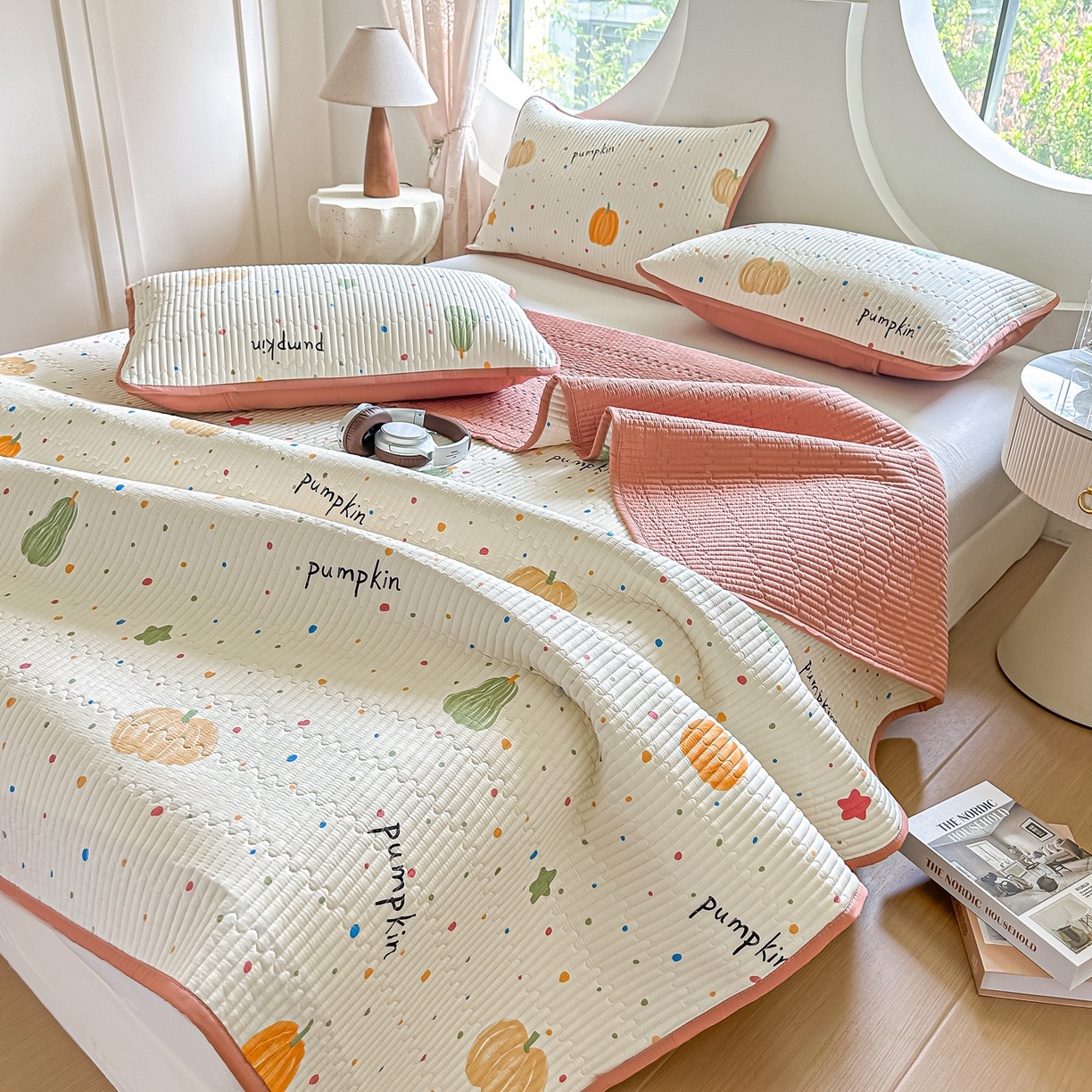 91家纺网 家纺一手货源 找家纺 橘夏家纺 2025新款多功能全棉双面床盖三件套纯棉夹棉加厚床单床垫盖毯 南瓜派对