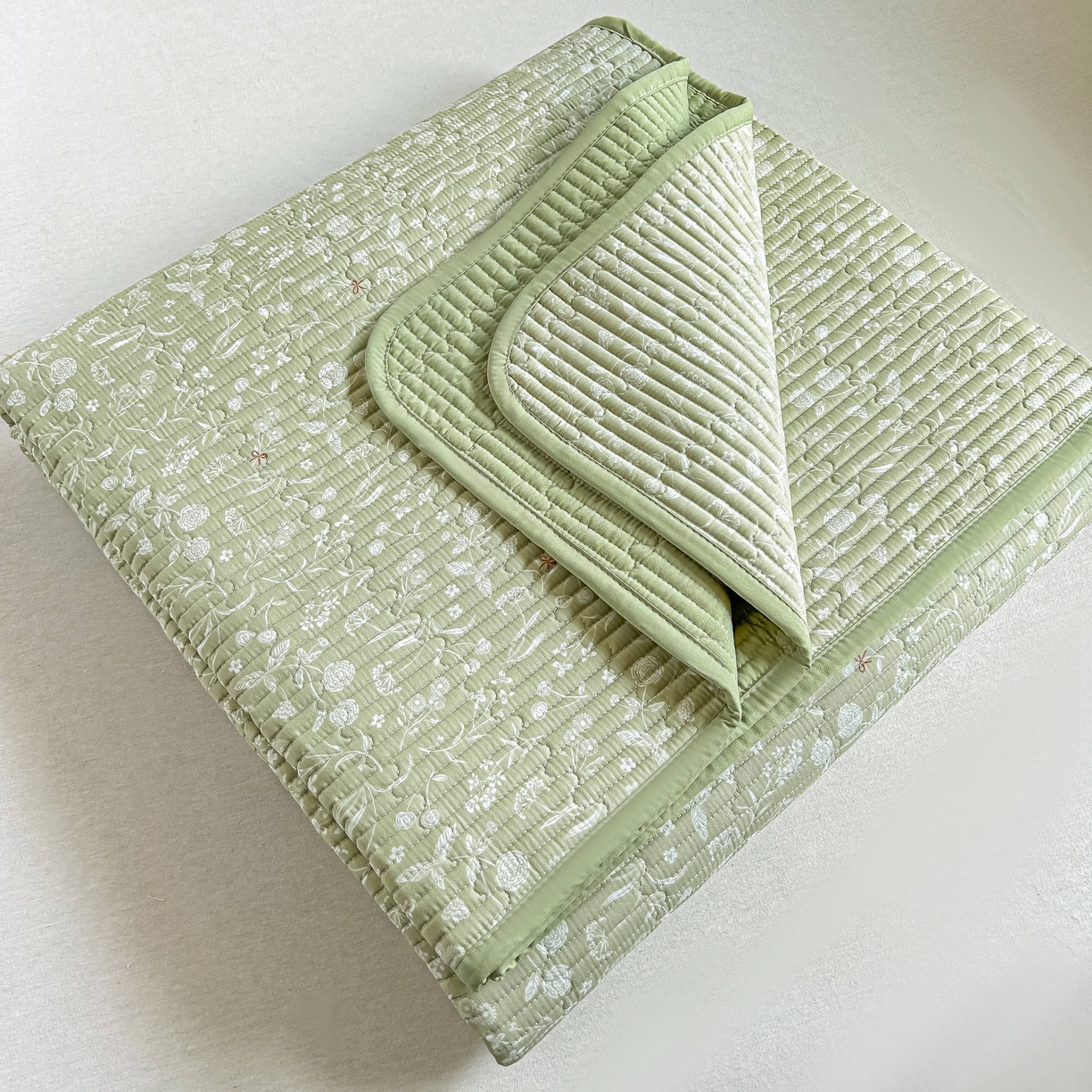 91家纺网 家纺一手货源 找家纺 橘夏家纺 2025新款多功能全棉双面床盖三件套纯棉夹棉加厚床单床垫盖毯 悠然绿